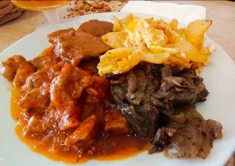 Plato de almuerzo con tortilla